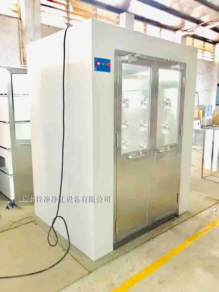 風(fēng)淋室在實(shí)驗(yàn)室環(huán)境中的作用確保實(shí)驗(yàn)準(zhǔn)確性